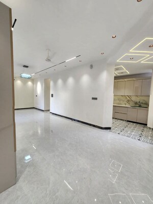 Room in 3 BHK Apartment at Sector 4 Dwarka – for Rent