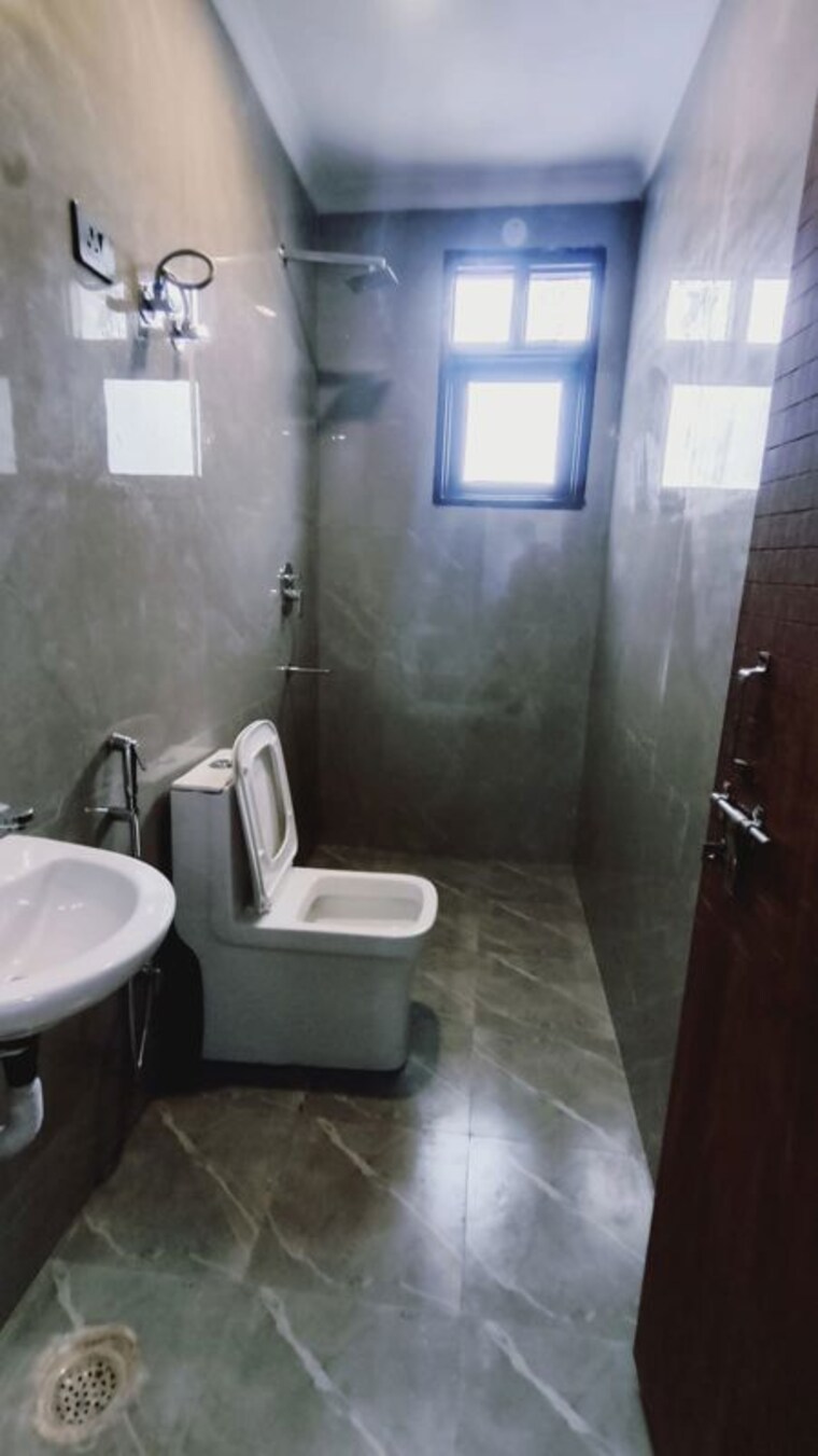 Bathroom, saket 1 RK 250 Sq.Ft. Independent House In Saket Delhi 10591454