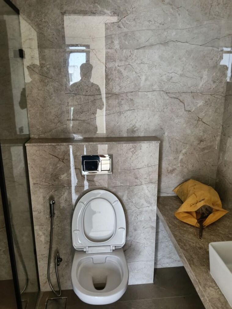 Bathroom, ms-gateway 2 Bedroom 770 Sq.Ft. Apartment In Juhu Road Mumbai 10591456