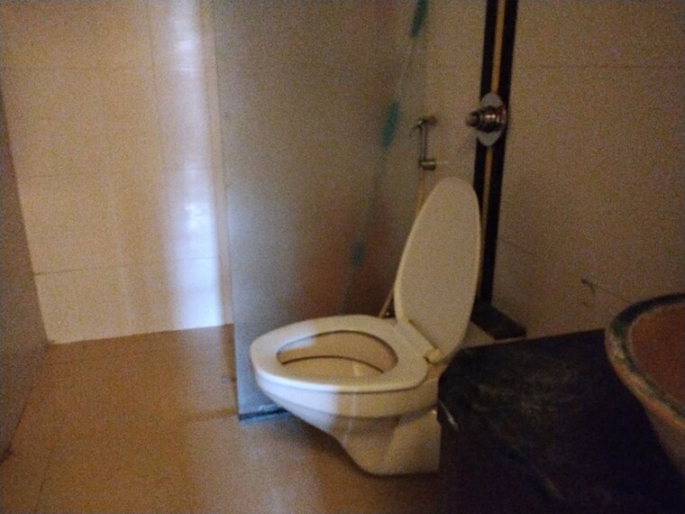 Bathroom, dosti-florentine 2.5 Bedroom 735 Sq.Ft. Apartment In Wadala Mumbai 10591446