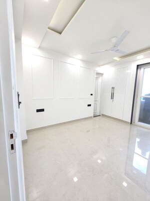Bathroom in 3 BHK Apartment at Sector 19 Dwarka – for Rent