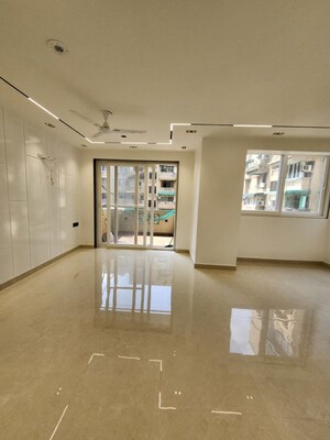 Room in 3 BHK Apartment at Sector 19 Dwarka – for Rent