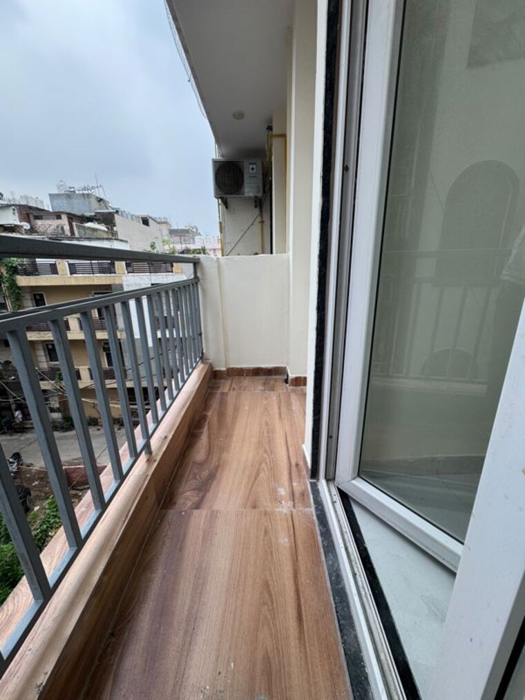 Balcony, chattarpur 1 Bedroom 500 Sq.Ft. Apartment In Chattarpur Delhi 10591486