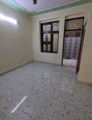 Room in 2 BHK Apartment at Xu 2 Greater Noida – for Rent