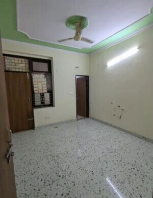 Room in 2 BHK Apartment at Xu 2 Greater Noida – for Rent