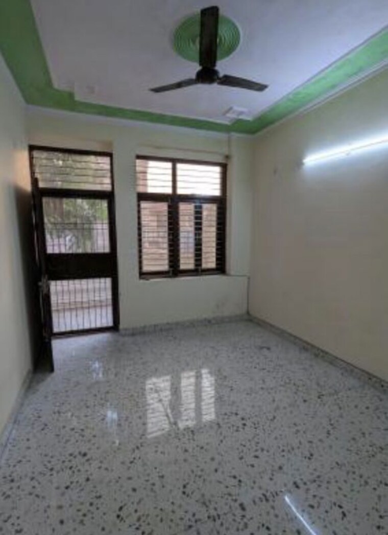 Room, xu 2 greater noida 2 Bedroom 120 Sq.Mt. Apartment In Xu 2 Greater Noida Greater Noida 10591500