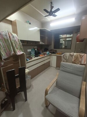 Team Area in 2 BHK Apartment at Sanpada – for Rent
