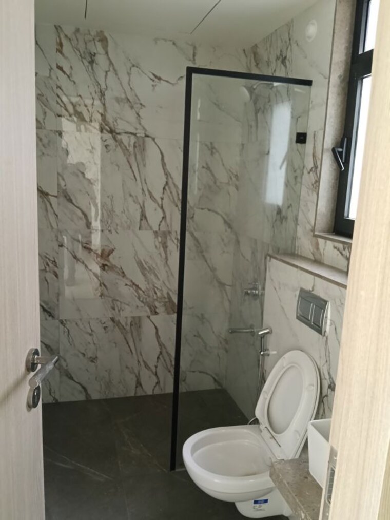 Bathroom, ms-gateway 2 Bedroom 770 Sq.Ft. Apartment In Juhu Road Mumbai 10591508