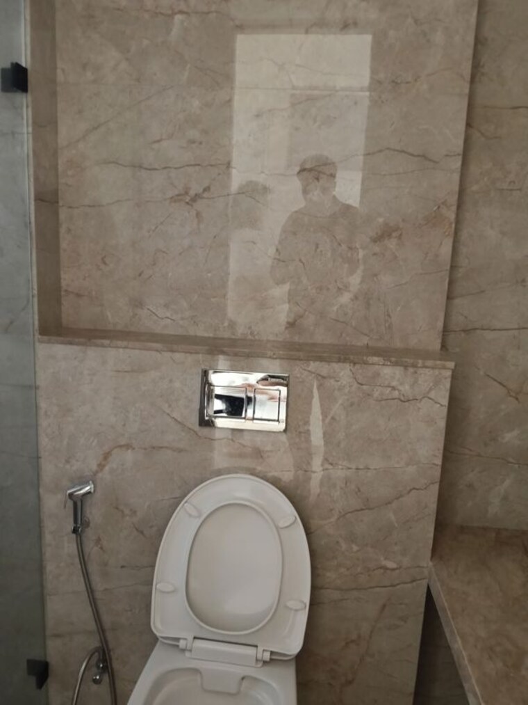 Bathroom, ms-gateway 2 Bedroom 770 Sq.Ft. Apartment In Juhu Road Mumbai 10591508