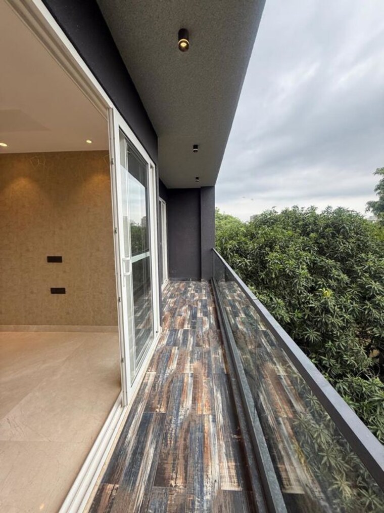 Balcony, kalkaji 3 Bedroom 1500 Sq.Ft. Builder Floor In Kalkaji Delhi 10591510