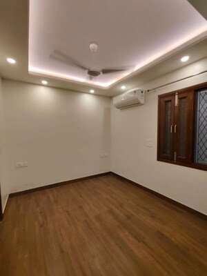 Room in 3 BHK Builder Floor at Chittaranjan Park – for Rent