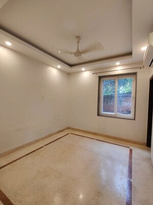 Room in 3 BHK Builder Floor at Chittaranjan Park – for Rent