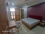 3 BHK 240 Sq.Yd. Builder Floor in Sector 42