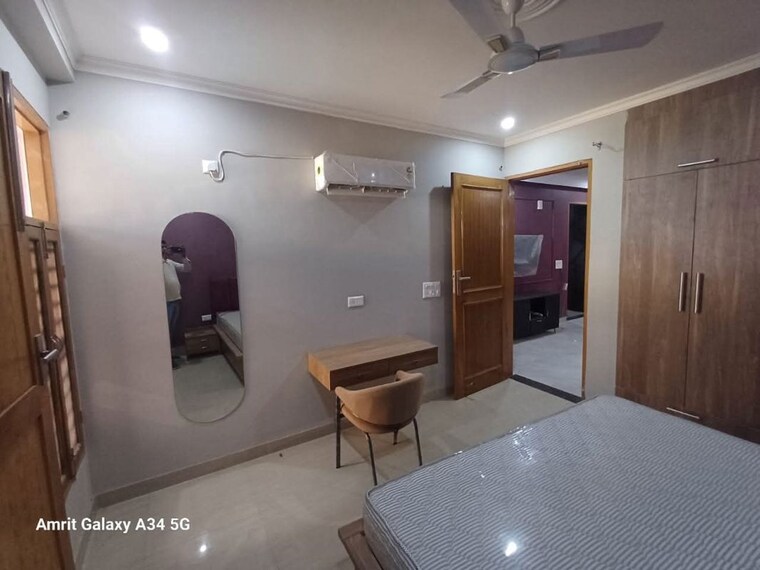 Living Room, sector 42 3 Bedroom 240 Sq.Yd. Builder Floor In Sector 42 Gurgaon 10591523