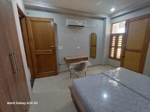 Living Room in 3 BHK Builder Floor at Sector 42 – for Rent