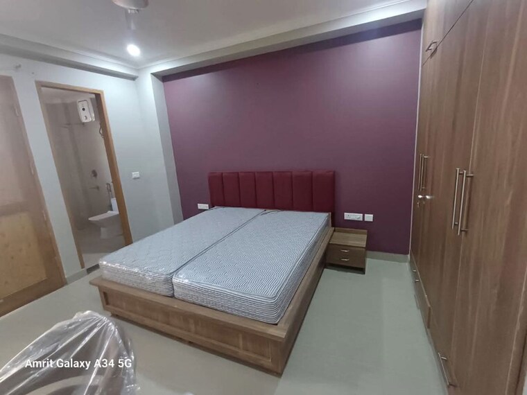 Bedroom, sector 42 3 Bedroom 240 Sq.Yd. Builder Floor In Sector 42 Gurgaon 10591523