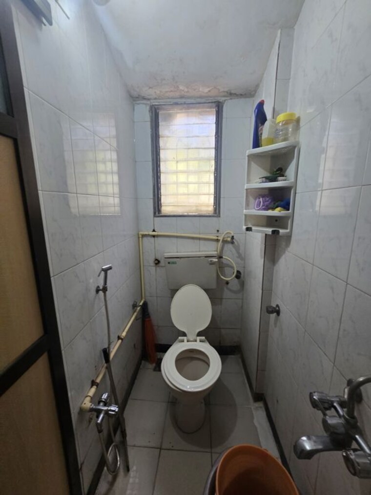 Bathroom, atul-blue-horizon-ii 2 Bedroom 650 Sq.Ft. Apartment In Malad West Mumbai 10591528