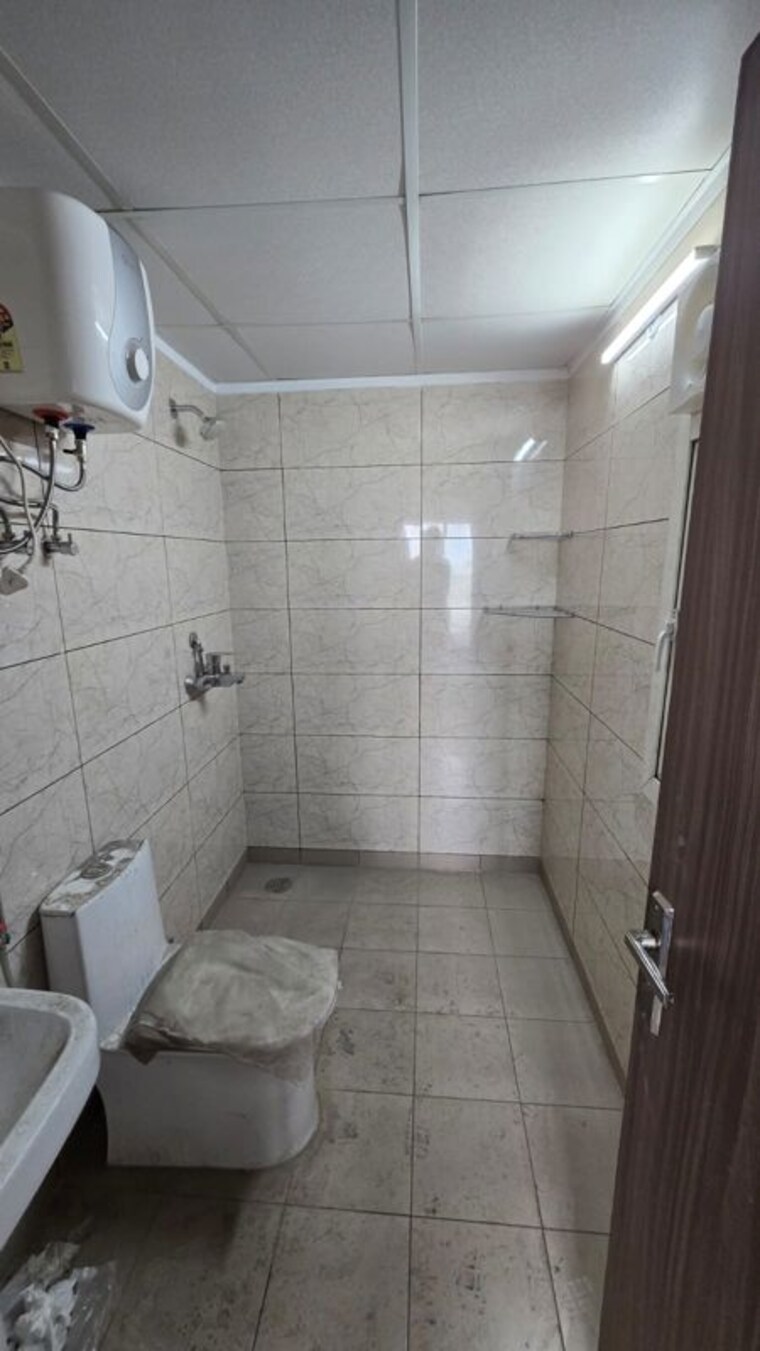 Bathroom, ratan-pearls 2 Bedroom 1035 Sq.Ft. Apartment In Sector 16 Greater Noida Greater Noida 10591533