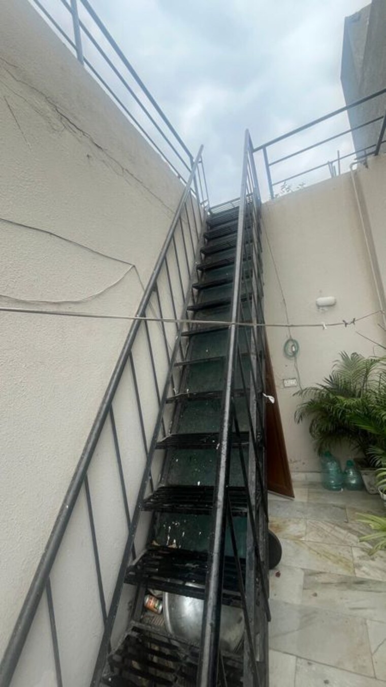 undefined, chittaranjan park 3 Bedroom 1400 Sq.Ft. Builder Floor In Chittaranjan Park Delhi 10591541