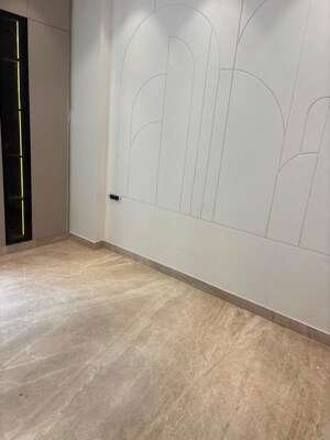 Room in 3 BHK Builder Floor at Safdarjung Enclave – for Sale