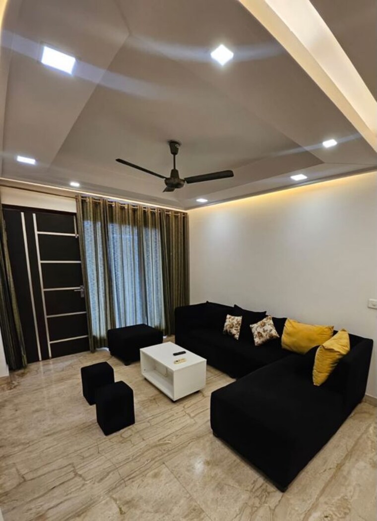 Team Area, sector 27 3 Bedroom 1900 Sq.Ft. Builder Floor In Sector 27 Gurgaon 10591592