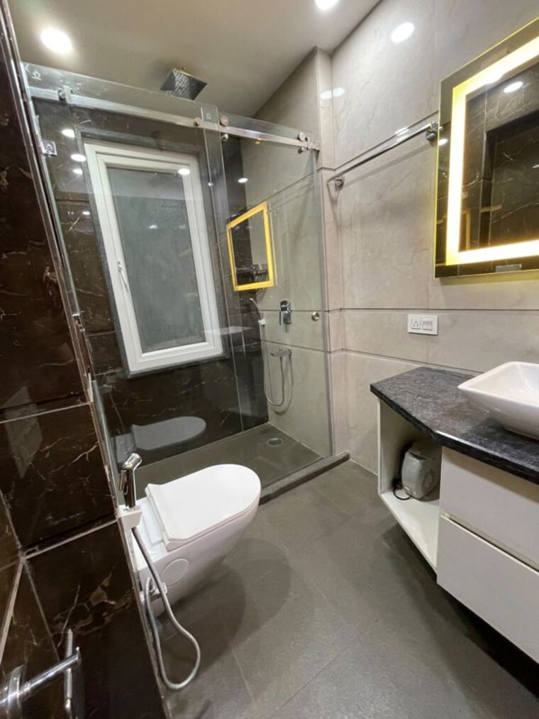 Kitchen, sector 27 3 Bedroom 1900 Sq.Ft. Builder Floor In Sector 27 Gurgaon 10591592