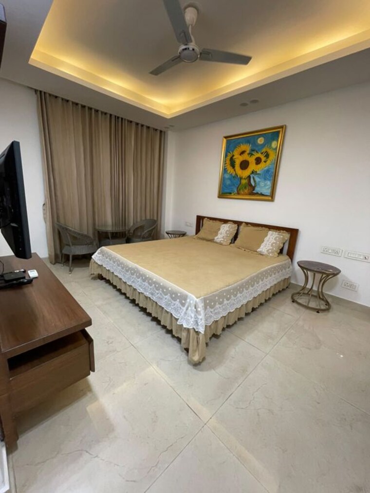 Living Room, sector 27 3 Bedroom 1900 Sq.Ft. Builder Floor In Sector 27 Gurgaon 10591592