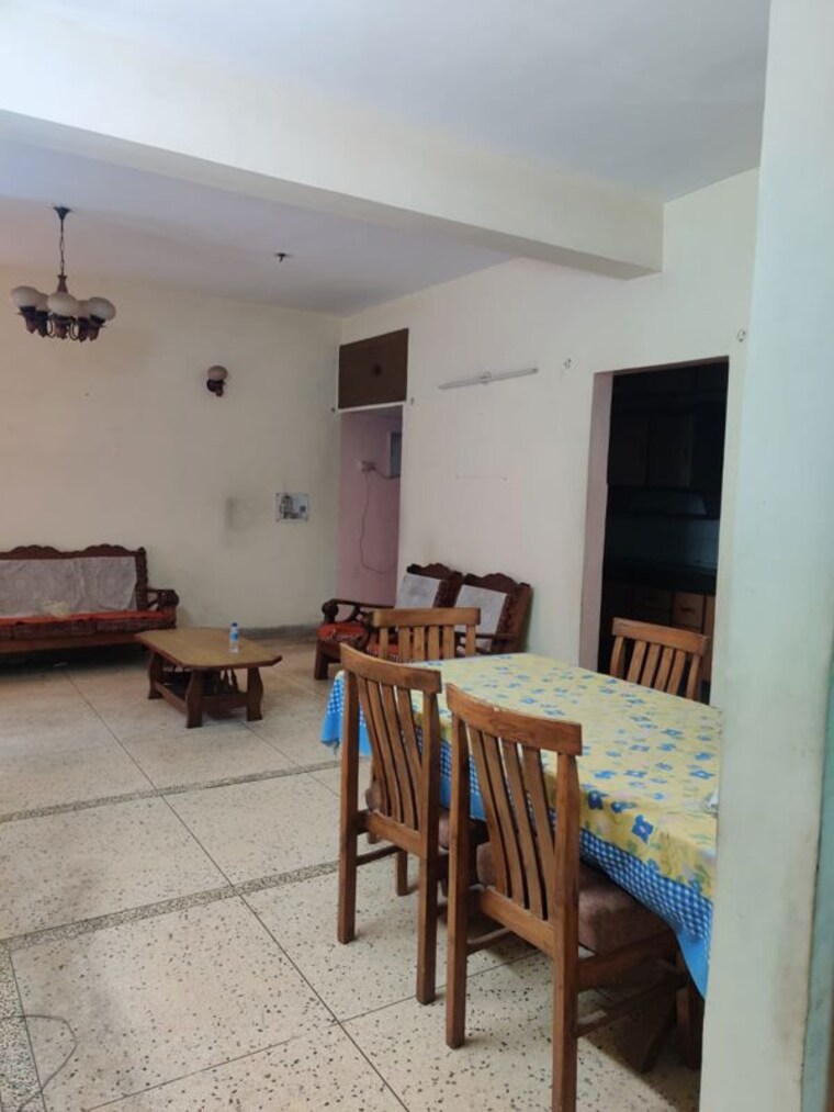 Team Area, limra-height 1 Bedroom 600 Sq.Ft. Apartment In Sector 73 Noida 10591565