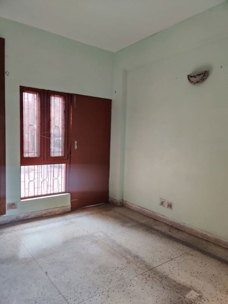 Room, limra-height 1 Bedroom 600 Sq.Ft. Apartment In Sector 73 Noida 10591565