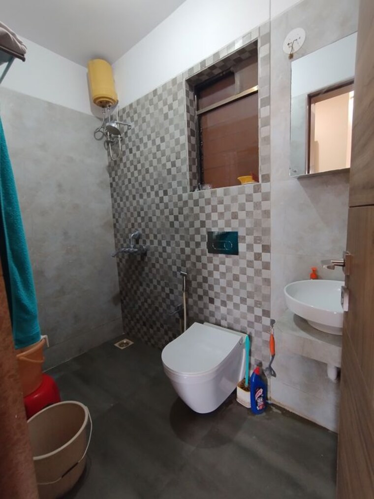 Bathroom, madhav-palacia 2 Bedroom 700 Sq.Ft. Apartment In Ghodbunder Road Thane 10591594
