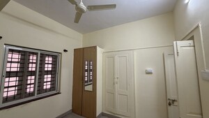 Room in  Pg at Shanthi Nagar – for Rent