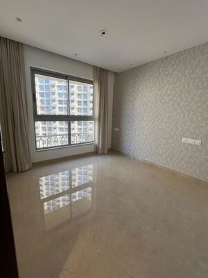 Room in 2 BHK Apartment at Hiranandani Highland, Powai – for Rent
