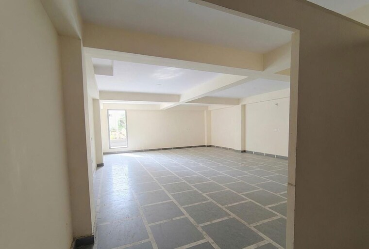 Room, sector 7 dwarka Commercial Warehouse 1800 Sq.Ft. In Sector 7 Dwarka Delhi 10591628