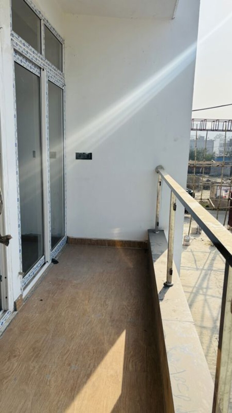 Balcony, vaidpura 3 Bedroom 1910 Sq.Ft. Builder Floor In Vaidpura Greater Noida 10591641