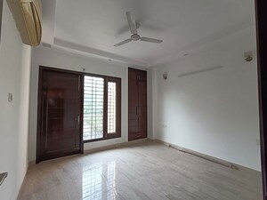 Room in 3 BHK Builder Floor at Pamposh Enclave – for Sale