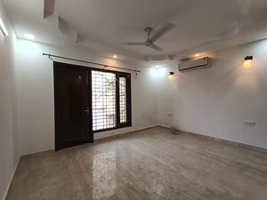 Room in 3 BHK Builder Floor at Pamposh Enclave – for Sale