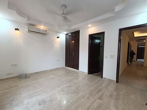 Room in 3 BHK Builder Floor at Pamposh Enclave – for Sale