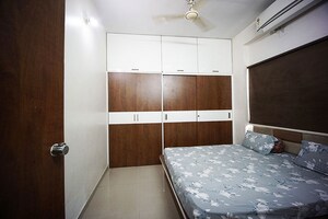 Room in 2 BHK Apartment at Jivraj Park – for Sale