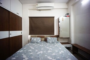 Bedroom in 2 BHK Apartment at Jivraj Park – for Sale