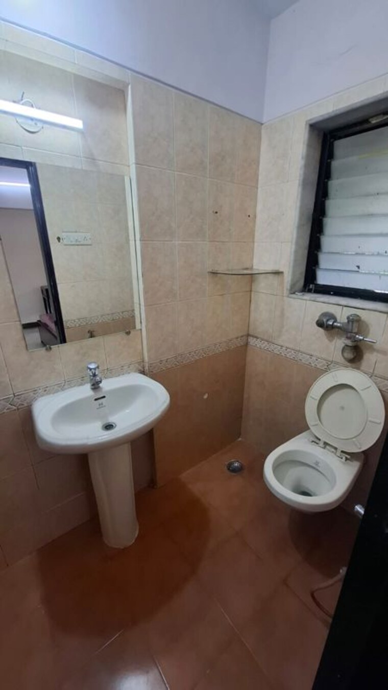 Bathroom, nahar-amrit-shakti 3 Bedroom 1050 Sq.Ft. Apartment In Chandivali Mumbai 10591668