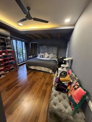 Parking in 4 BHK Apartment at Hicons Enclave, Khar West – for Rent