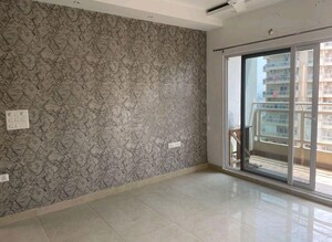 Room in 3 BHK Apartment at Elite Golf Green, Sector 79 – for Rent