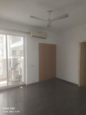 Room in 3 BHK Apartment at Pragati Hills, Sector 47 – for Rent