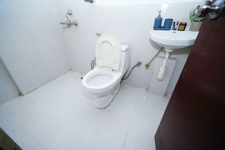 Bathroom, rof-ananda 2.5 Bedroom 903 Sq.Ft. Apartment In Sector 95 Gurgaon 10591690