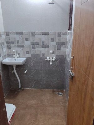 Bathroom in 1 BHK Apartment at Mother Homez, Sector 73 – for Rent