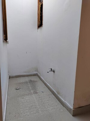 Room in 6+ BHK Villa at Kalyanpur East – for Sale
