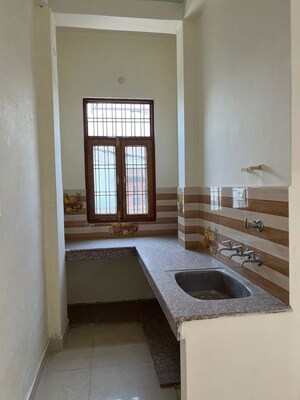 Room in 6+ BHK Villa at Kalyanpur East – for Sale