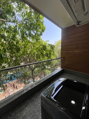 Balcony in 1 BHK Builder Floor at Sector 43 – for Rent