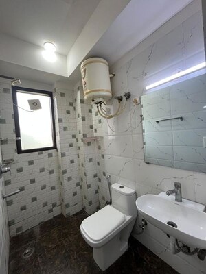 Bathroom in 1 BHK Builder Floor at Sector 43 – for Rent