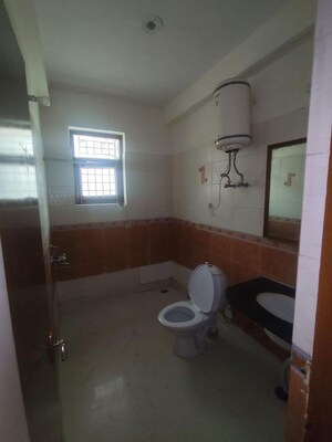 Team Area in 3 BHK Apartment at SS The Palladians, Sector 47 – for Rent